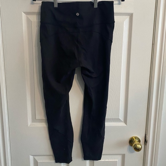Lululemon In Movement 7/8 Tight *Everlux 25" - Picture 4 of 5